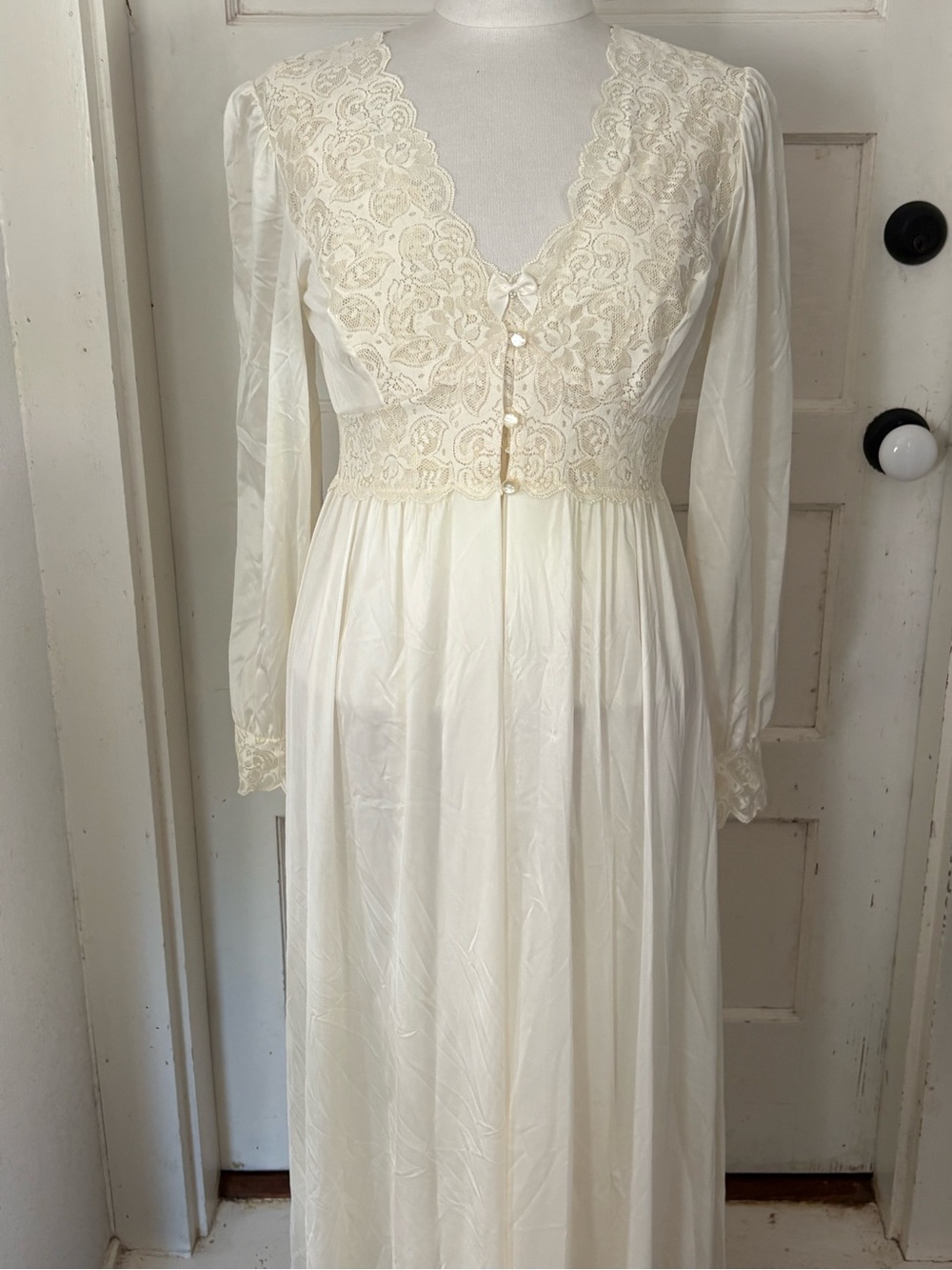 Vtg Shadowline 2pc Peignoir Set Small Ivory Nylon Lace Nightgown Robe USA Made - Picture 8 of 16